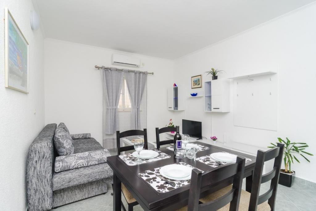 Apartments Grga دوبروفينك الغرفة الصورة